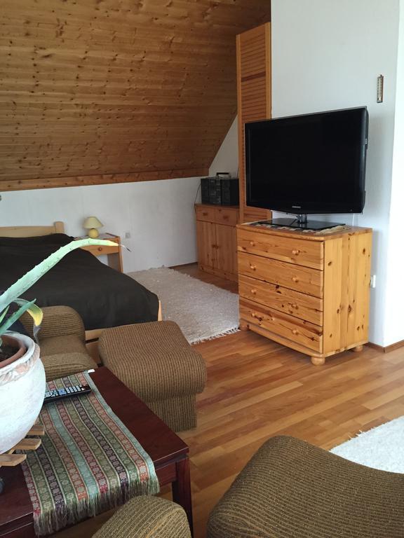 Siraly Apartman Balatonfůzfő Rum bild