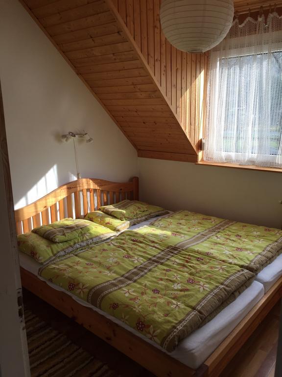 Siraly Apartman Balatonfůzfő Rum bild
